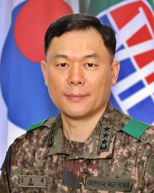 김호복 동문, 육군 대장 진급 및 제2작전사령관 임명 대표이미지